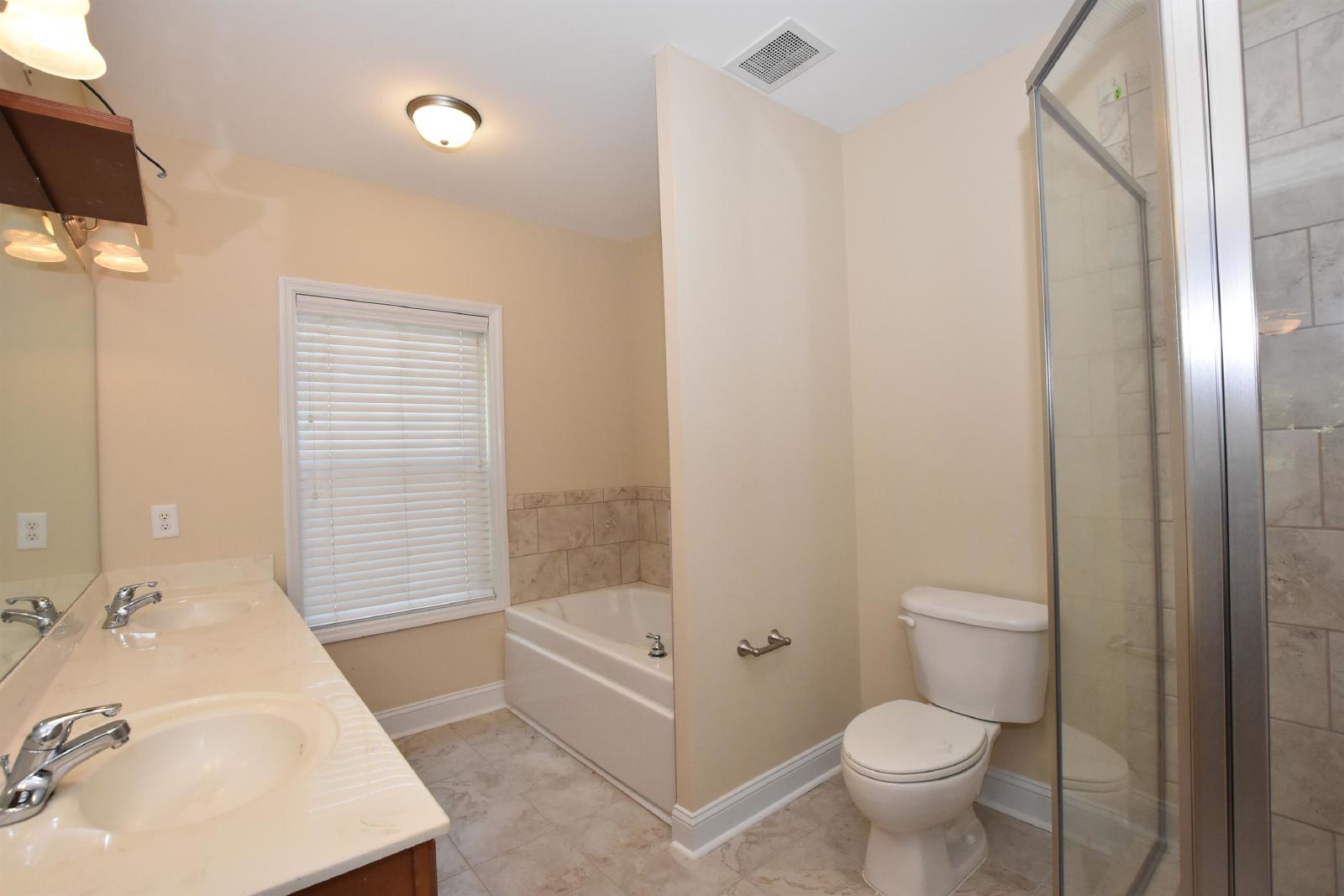 1611BS-207-SL. HOA - 207 property image