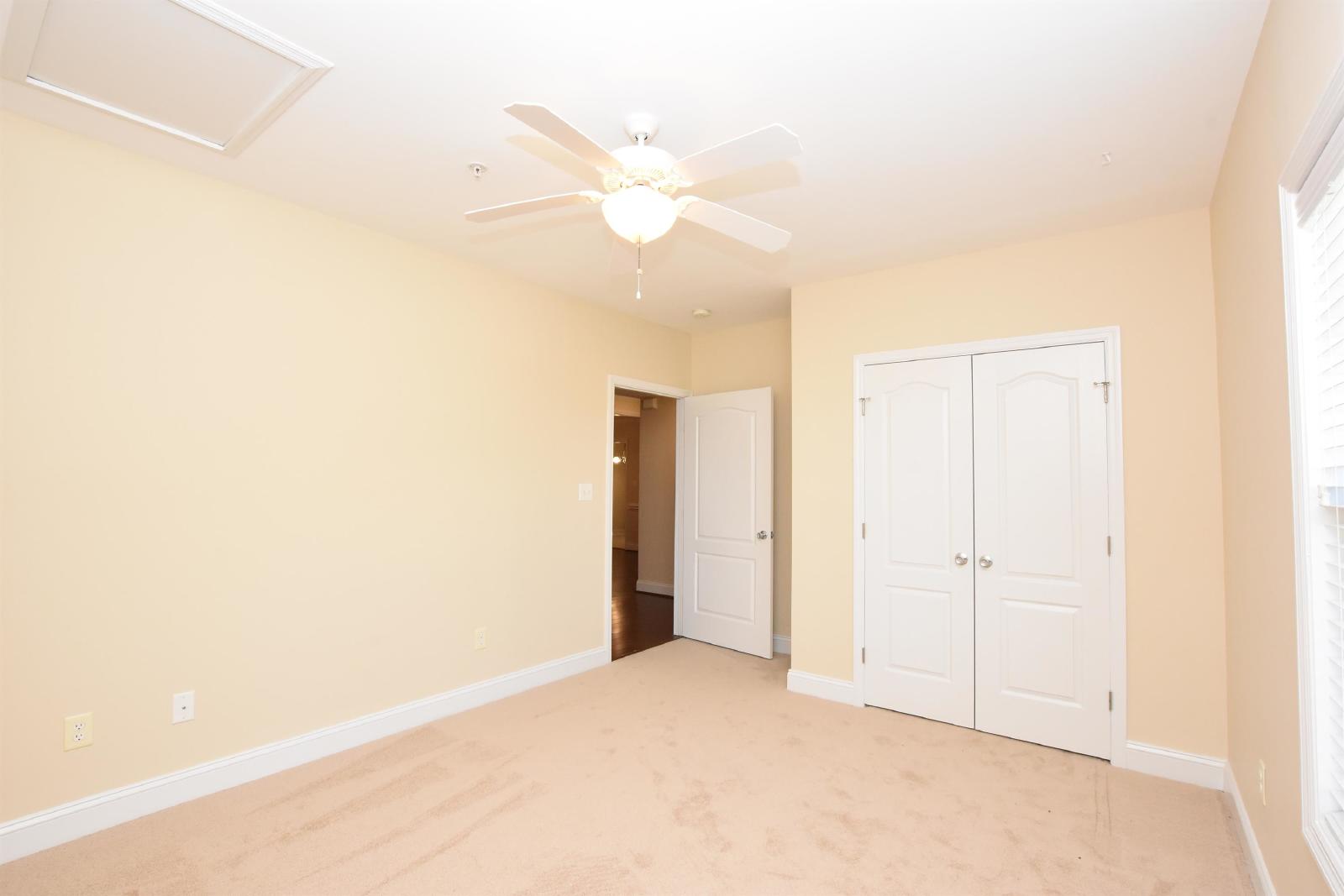 1611BS-207-SL. HOA - 207 property image