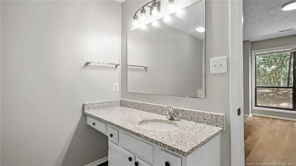 1900TD#3- LL - 1 property image