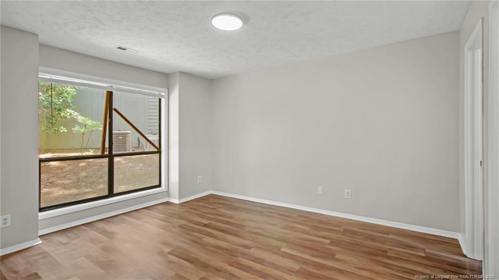 1900TD#3- LL - 1 property image