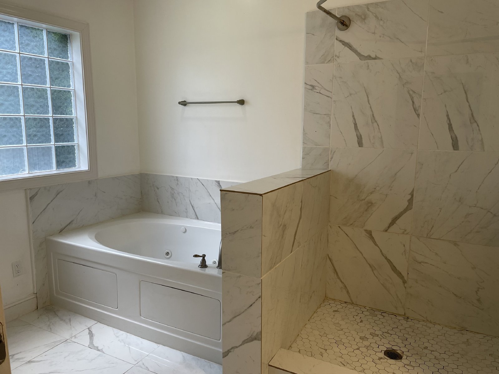 330G#102-LL 2023 - 1 property image