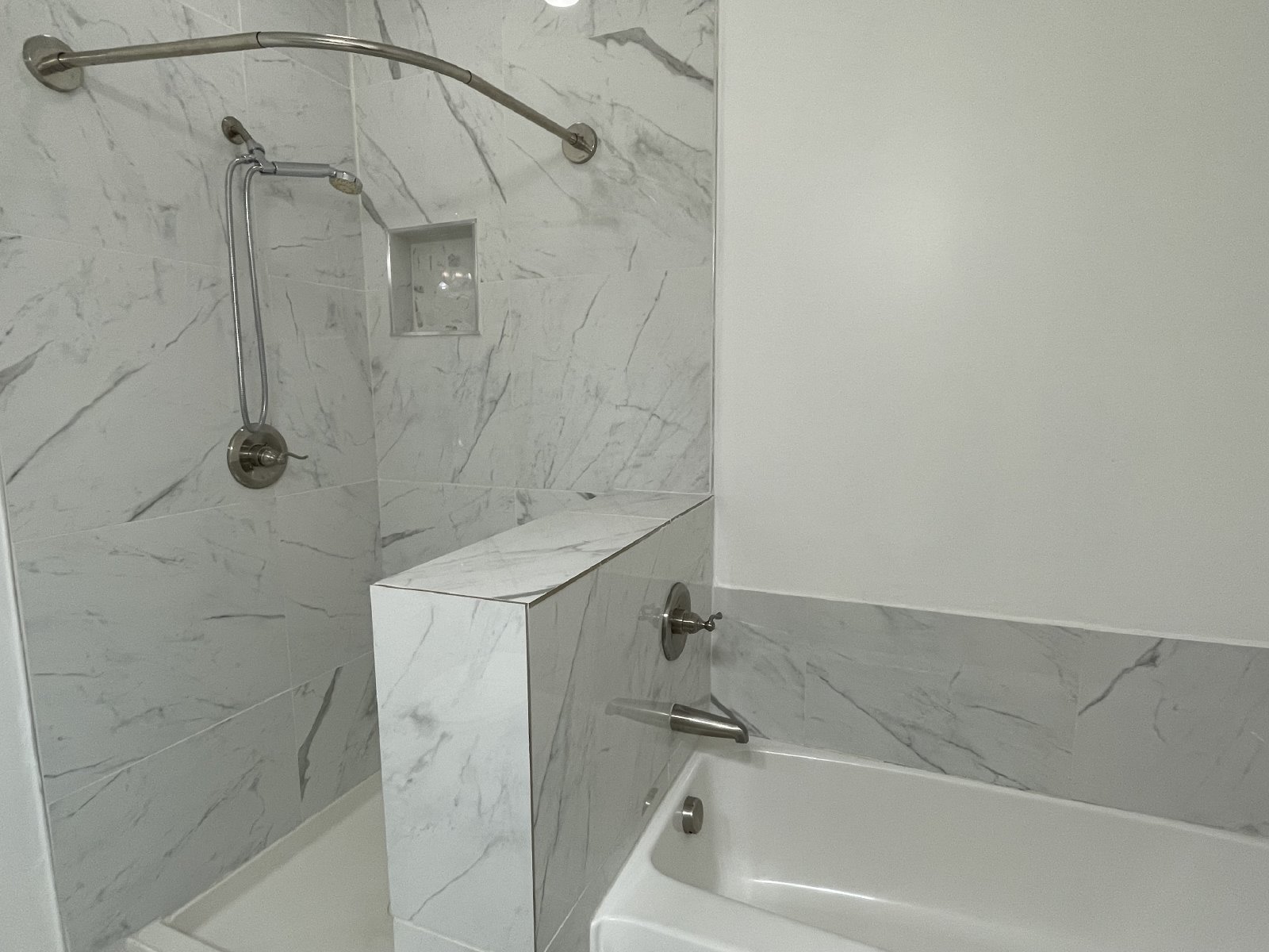 330G#102-LL 2023 - 1 property image