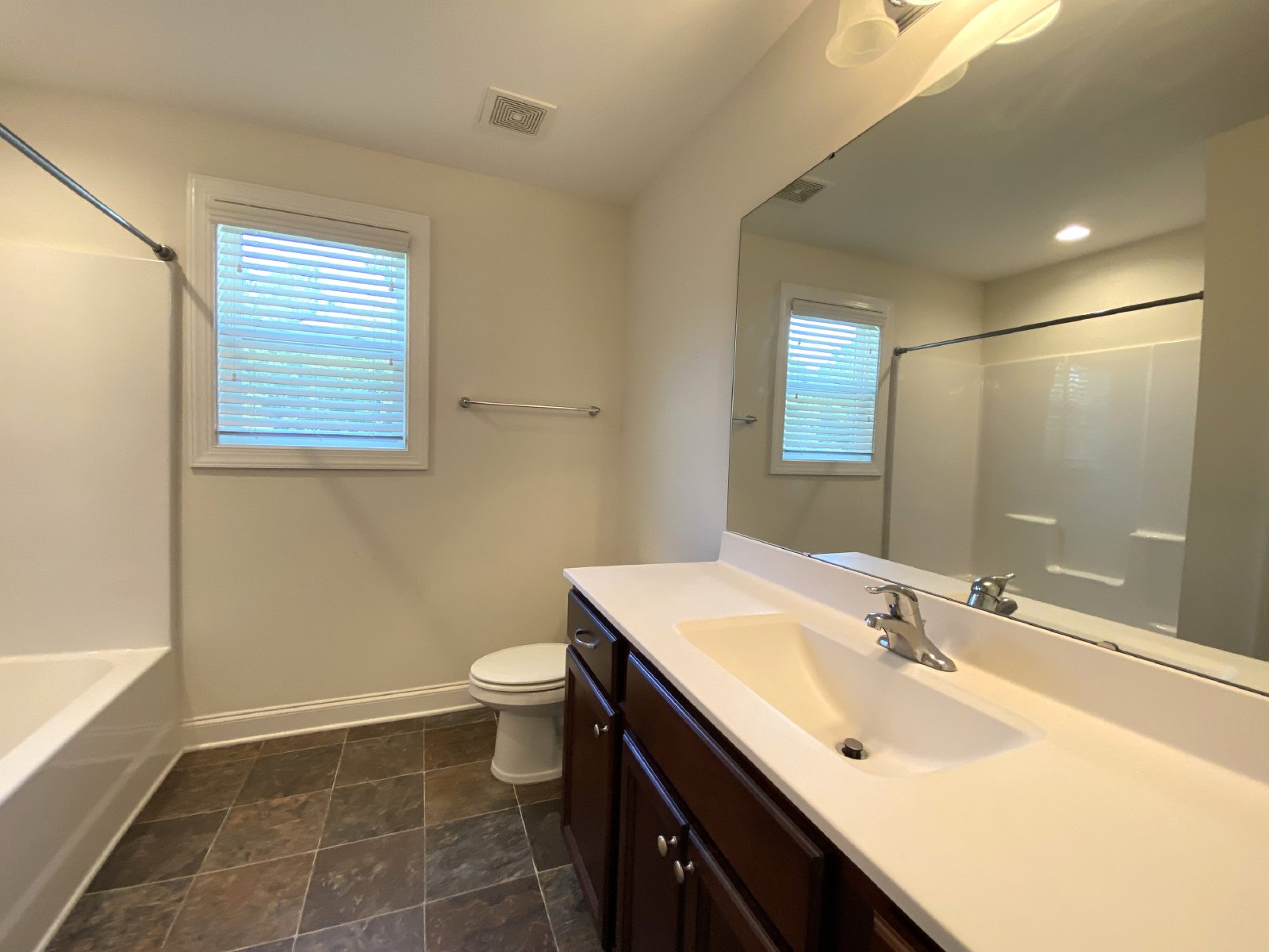 72WBC-SL. - 1 property image